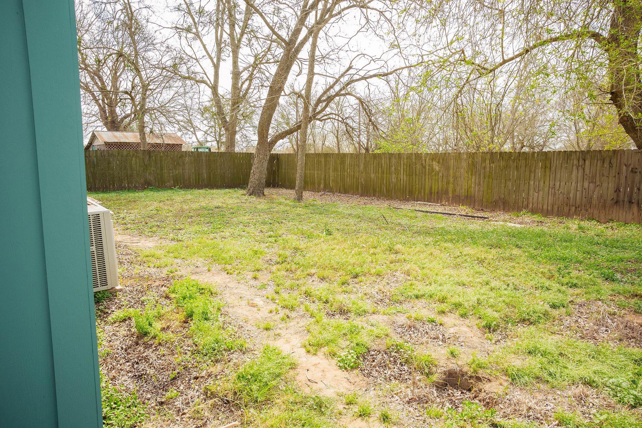 604 Avenue B, Lexington, TX 78947