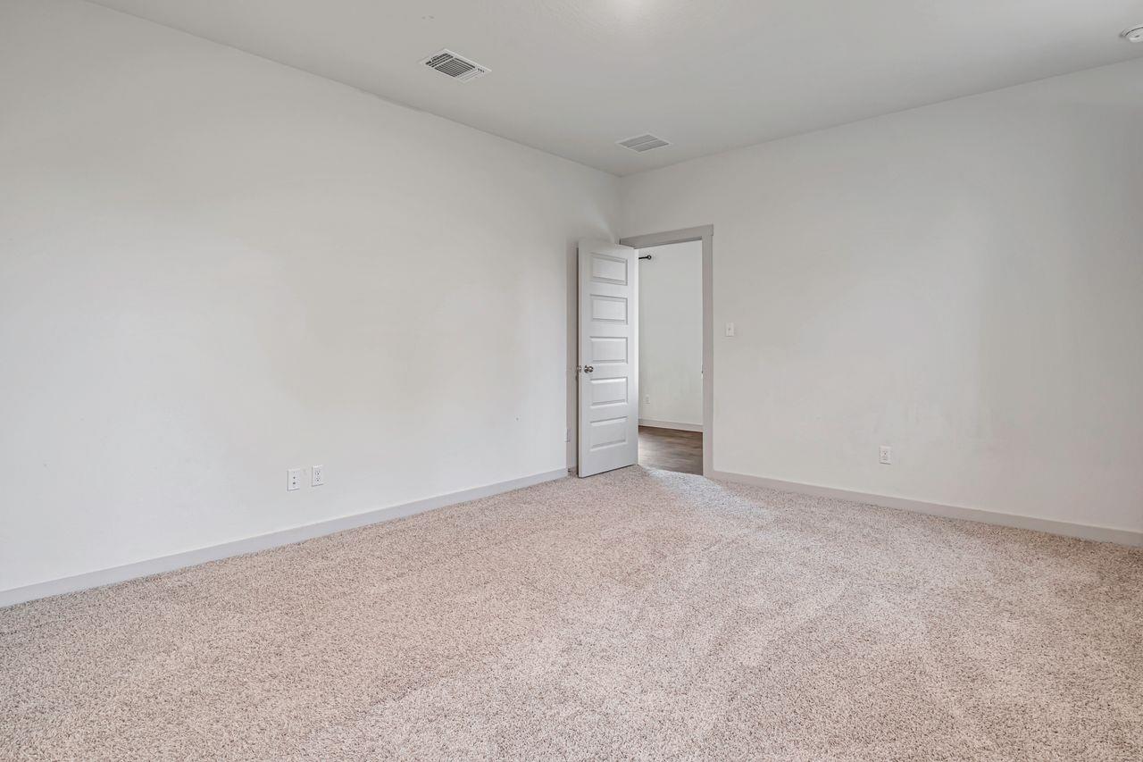 204 Big Sandy Creek Dr, Hutto, TX 78634