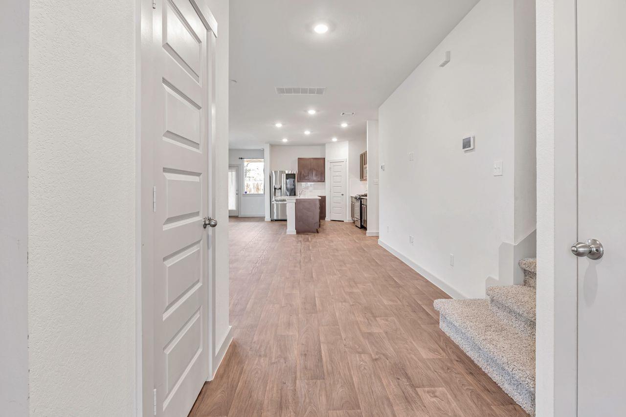 204 Big Sandy Creek Dr, Hutto, TX 78634