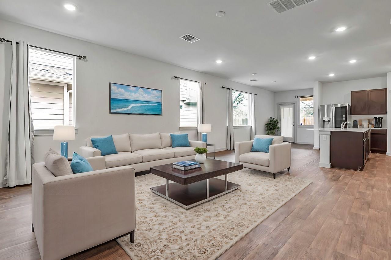 204 Big Sandy Creek Dr, Hutto, TX 78634