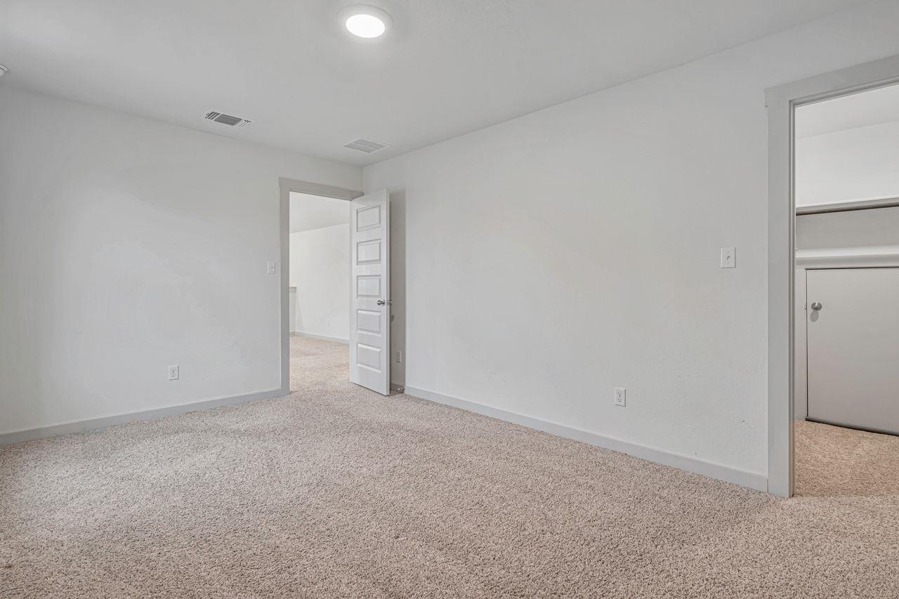 204 Big Sandy Creek Dr, Hutto, TX 78634