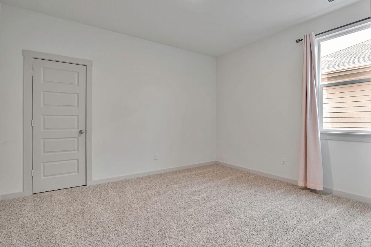 204 Big Sandy Creek Dr, Hutto, TX 78634