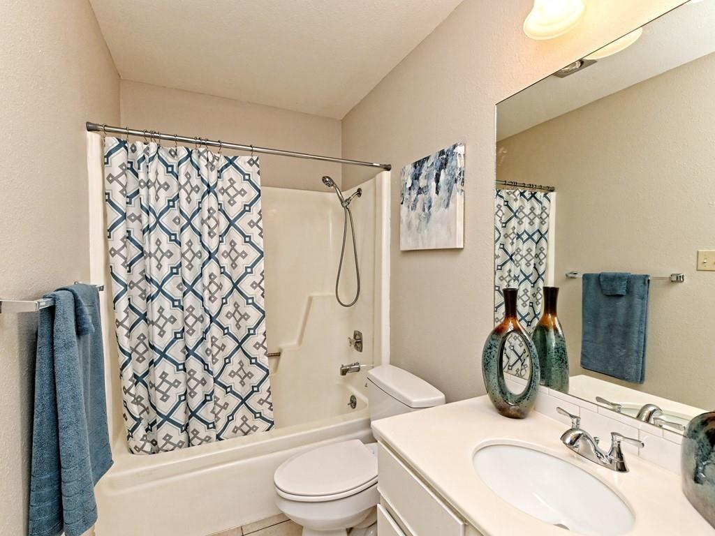 8300 Dixon Dr, Austin, TX 78745