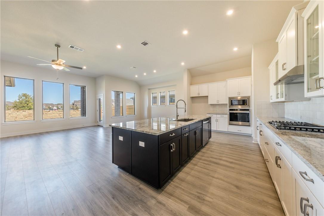 844 PASEO DE CASTANA Way, Leander, TX 78641