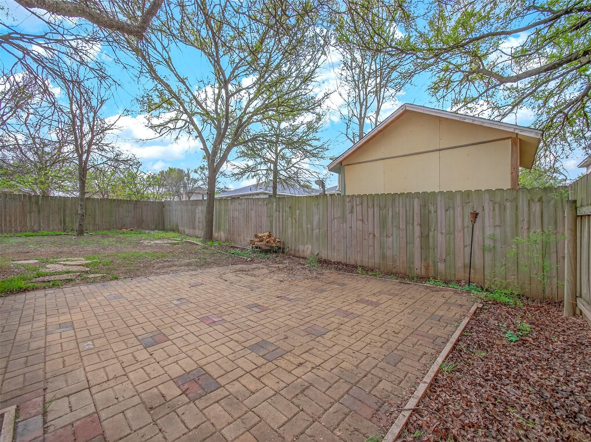 103 Songbird Ct, Cedar Creek, TX 78612