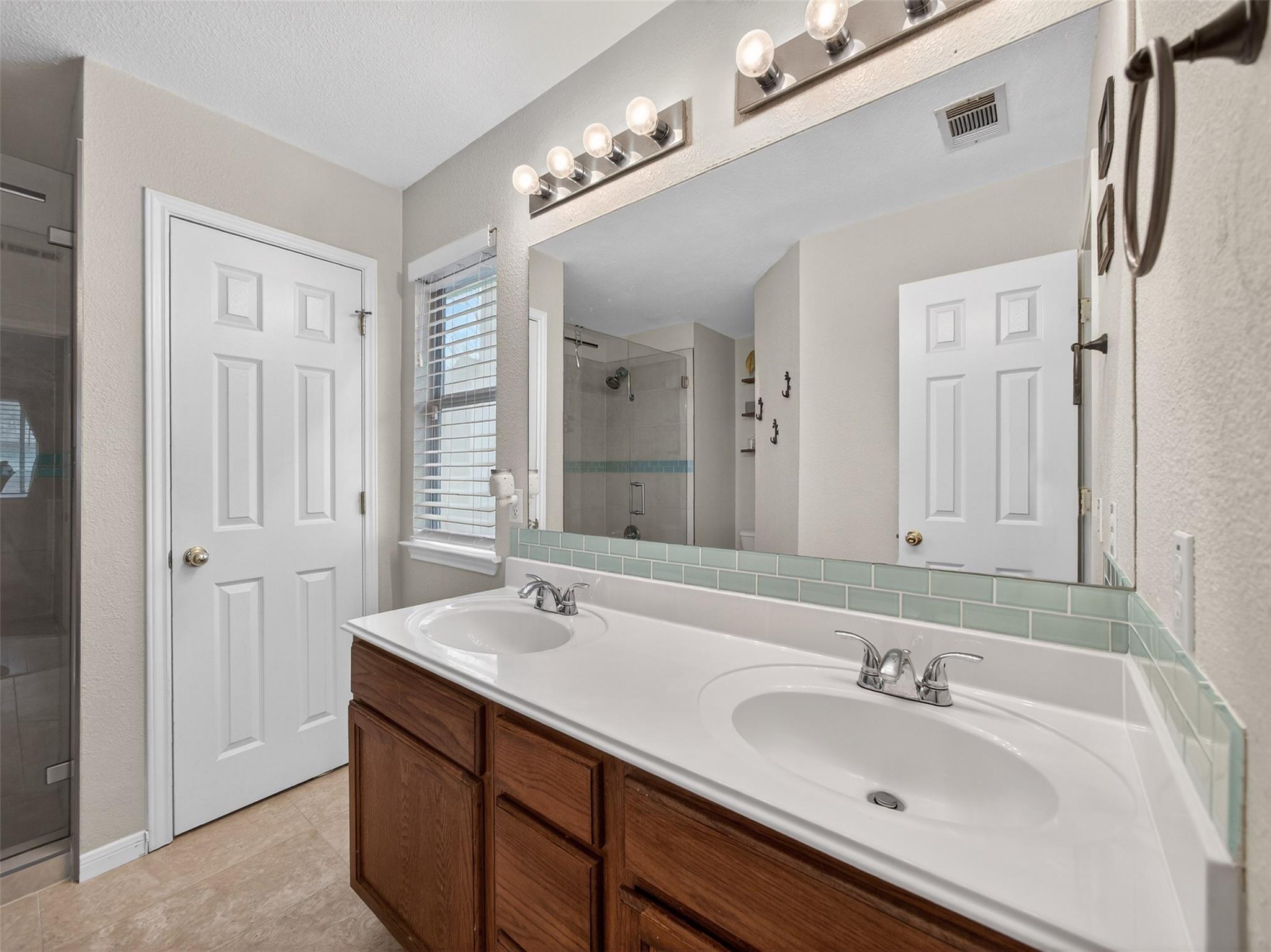 103 Songbird Ct, Cedar Creek, TX 78612