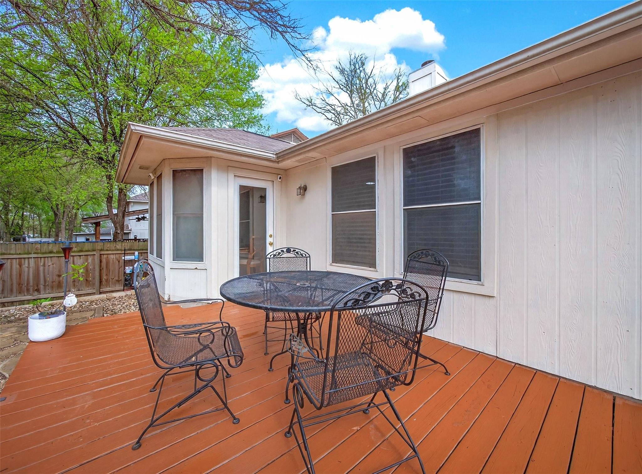 103 Songbird Ct, Cedar Creek, TX 78612