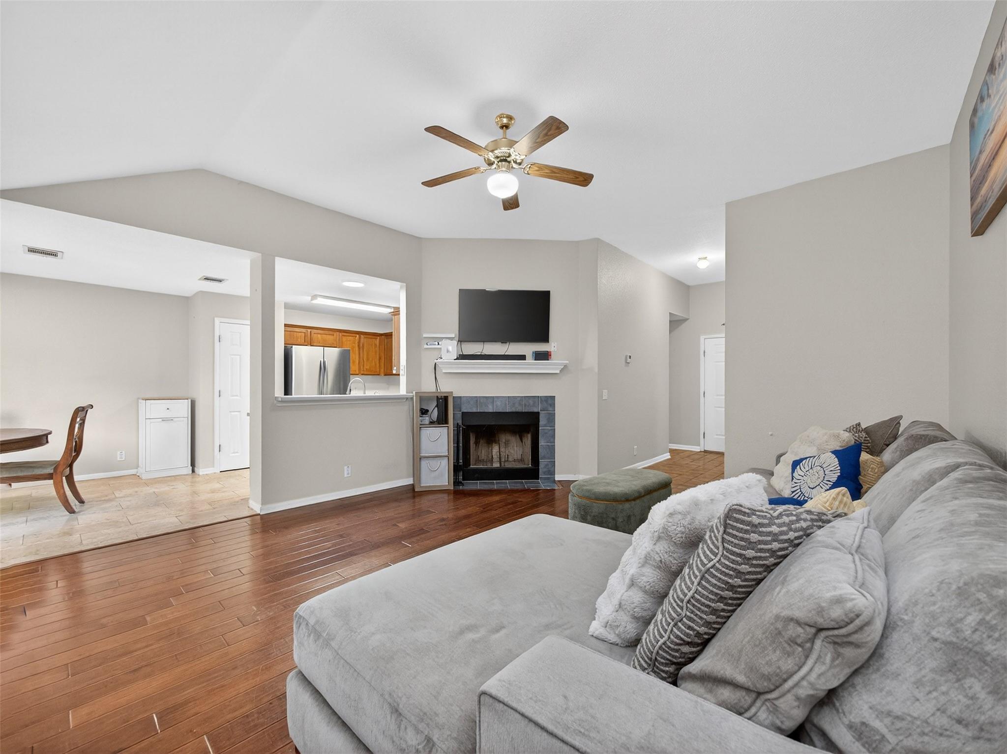 103 Songbird Ct, Cedar Creek, TX 78612