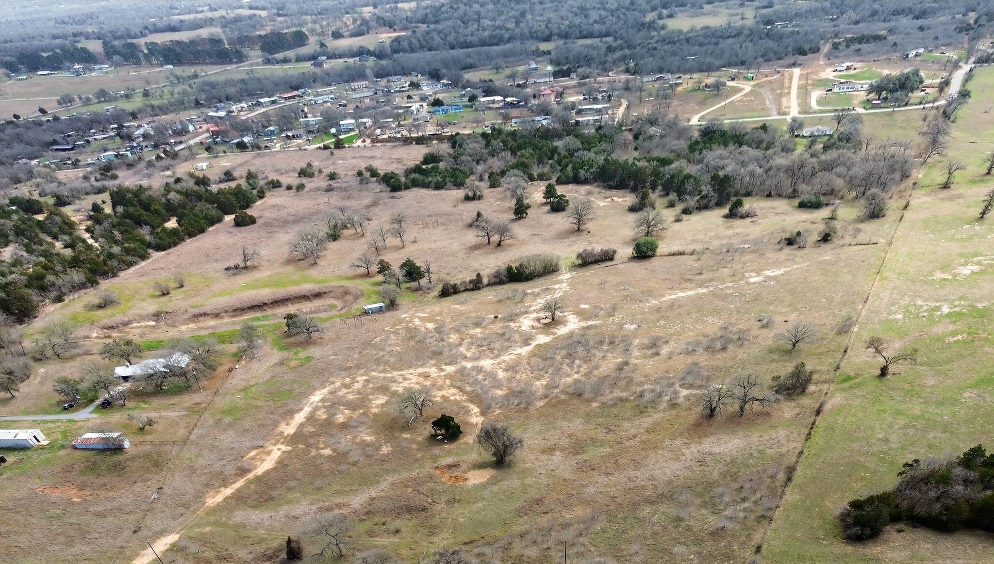 701 Old Colony Line Rd, Dale, TX 78616