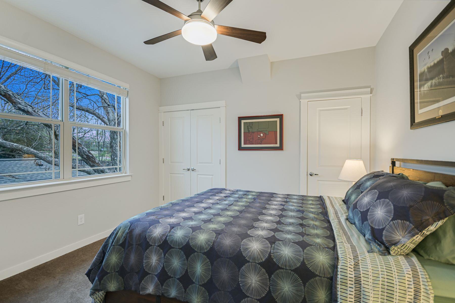 2206 Schriber St # B, Austin, TX 78704