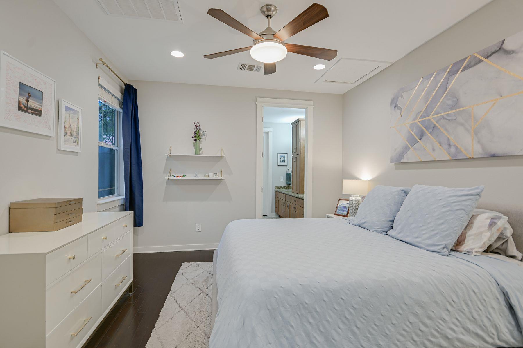 2206 Schriber St # B, Austin, TX 78704