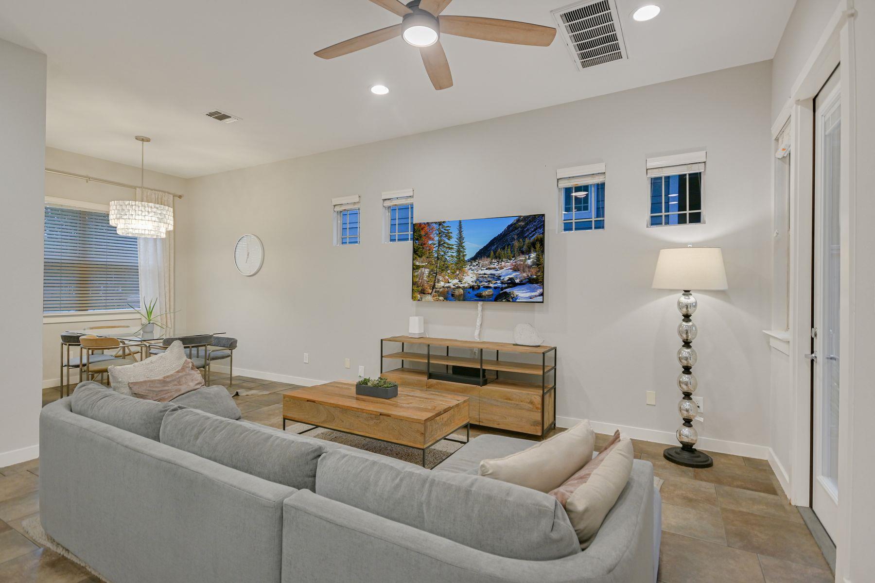 2206 Schriber St # B, Austin, TX 78704