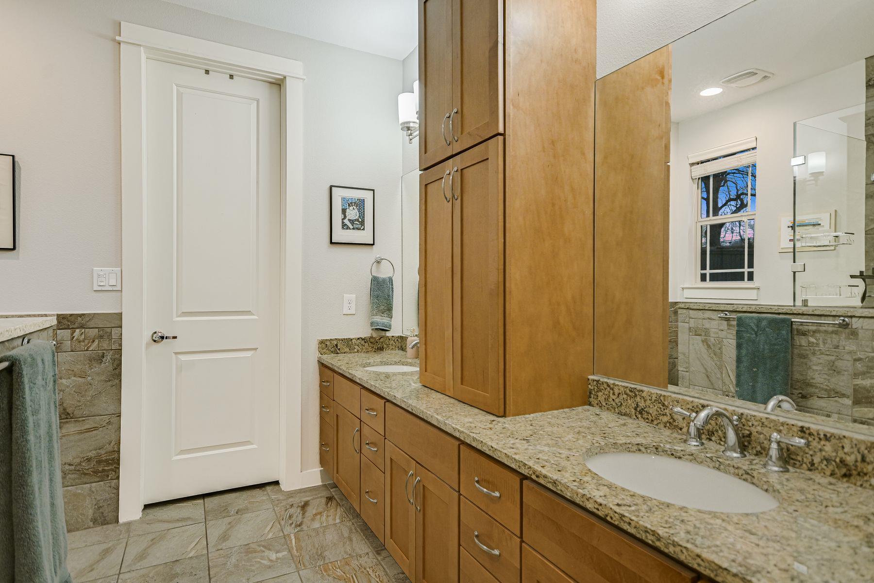 2206 Schriber St # B, Austin, TX 78704