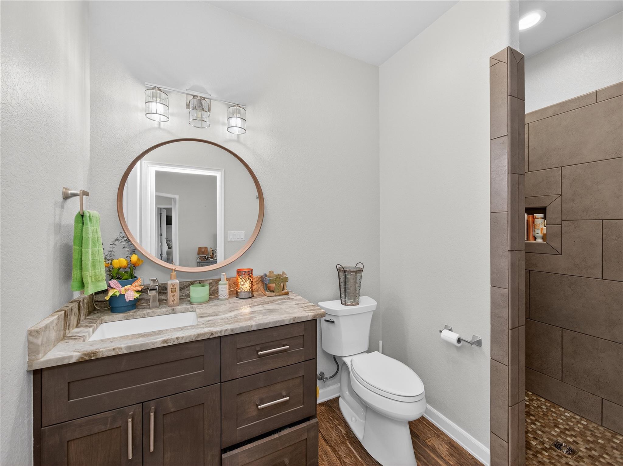 494 Flash Cir, Luling, TX 78648