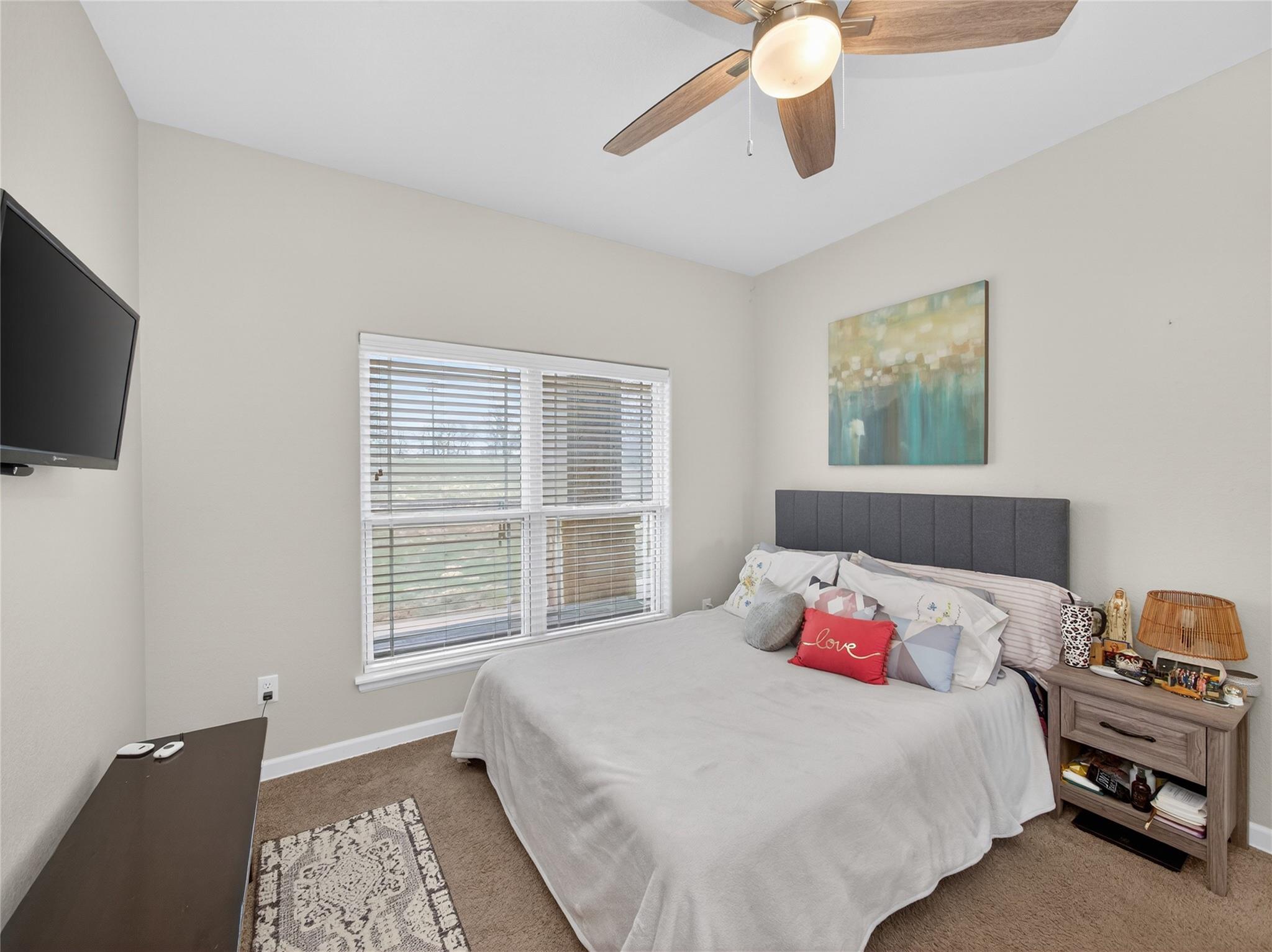 494 Flash Cir, Luling, TX 78648