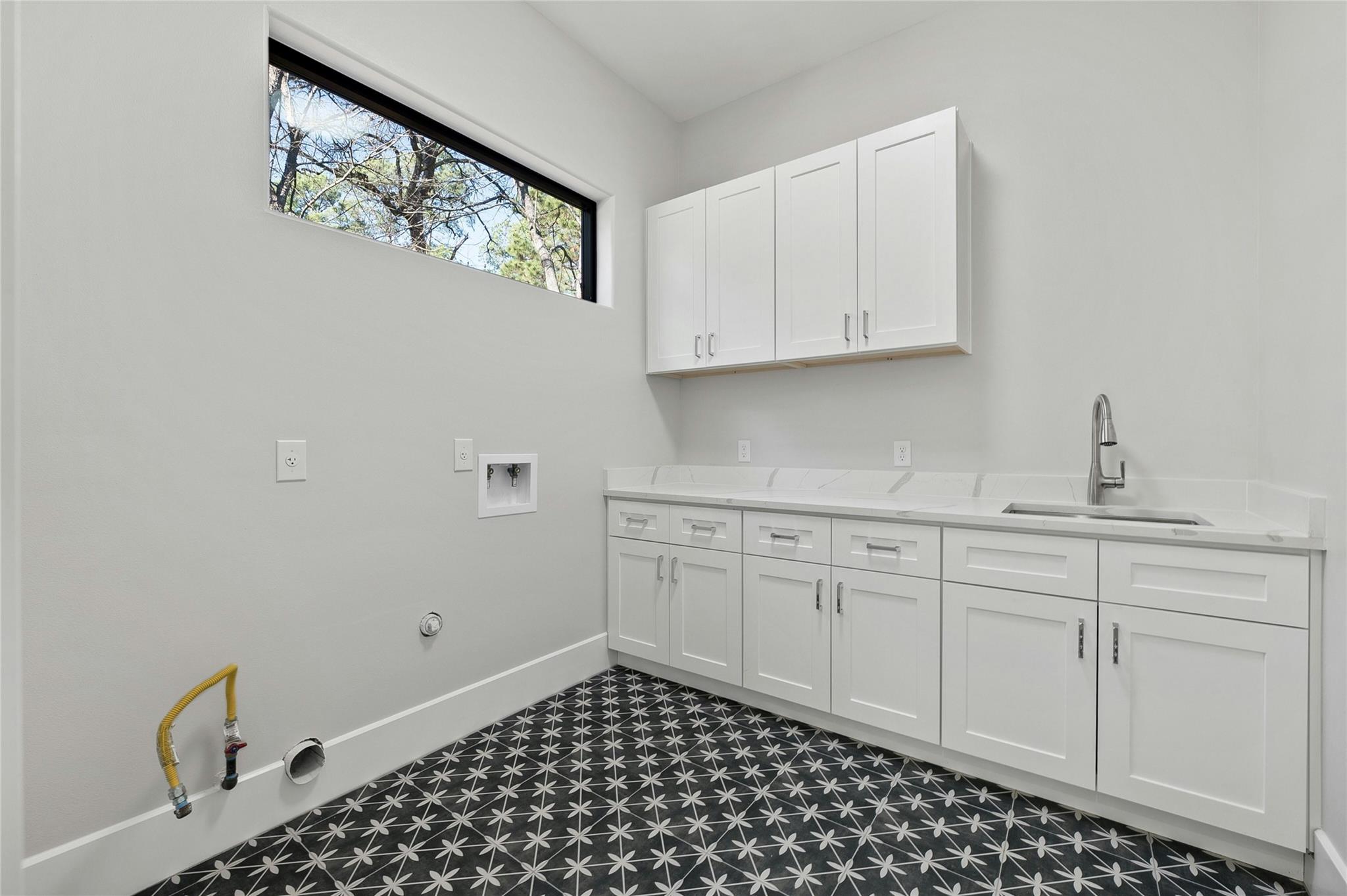 319 Akaloa Dr, Bastrop, TX 78602