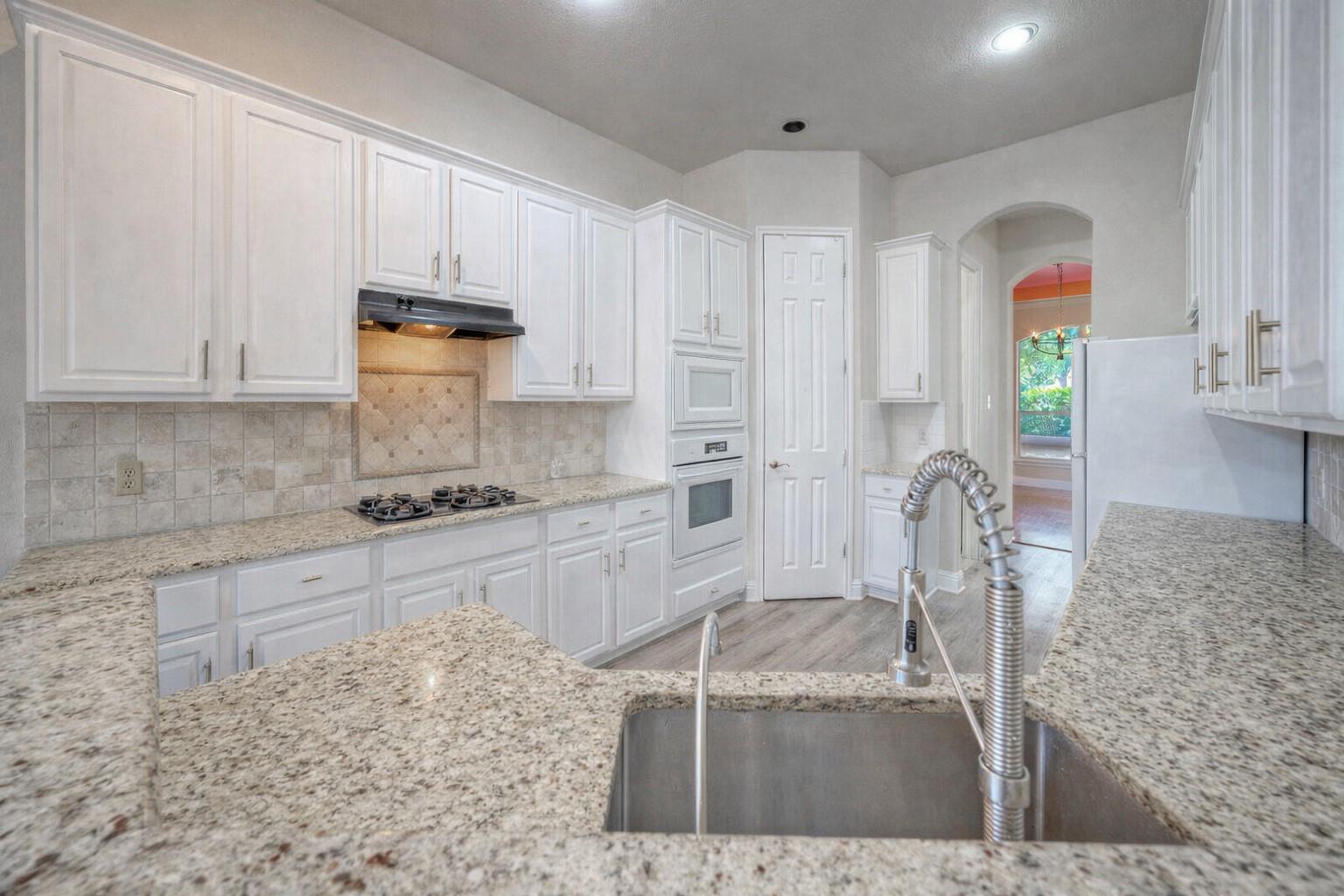 3912 Coopers Hawk Cv, Austin, TX 78738