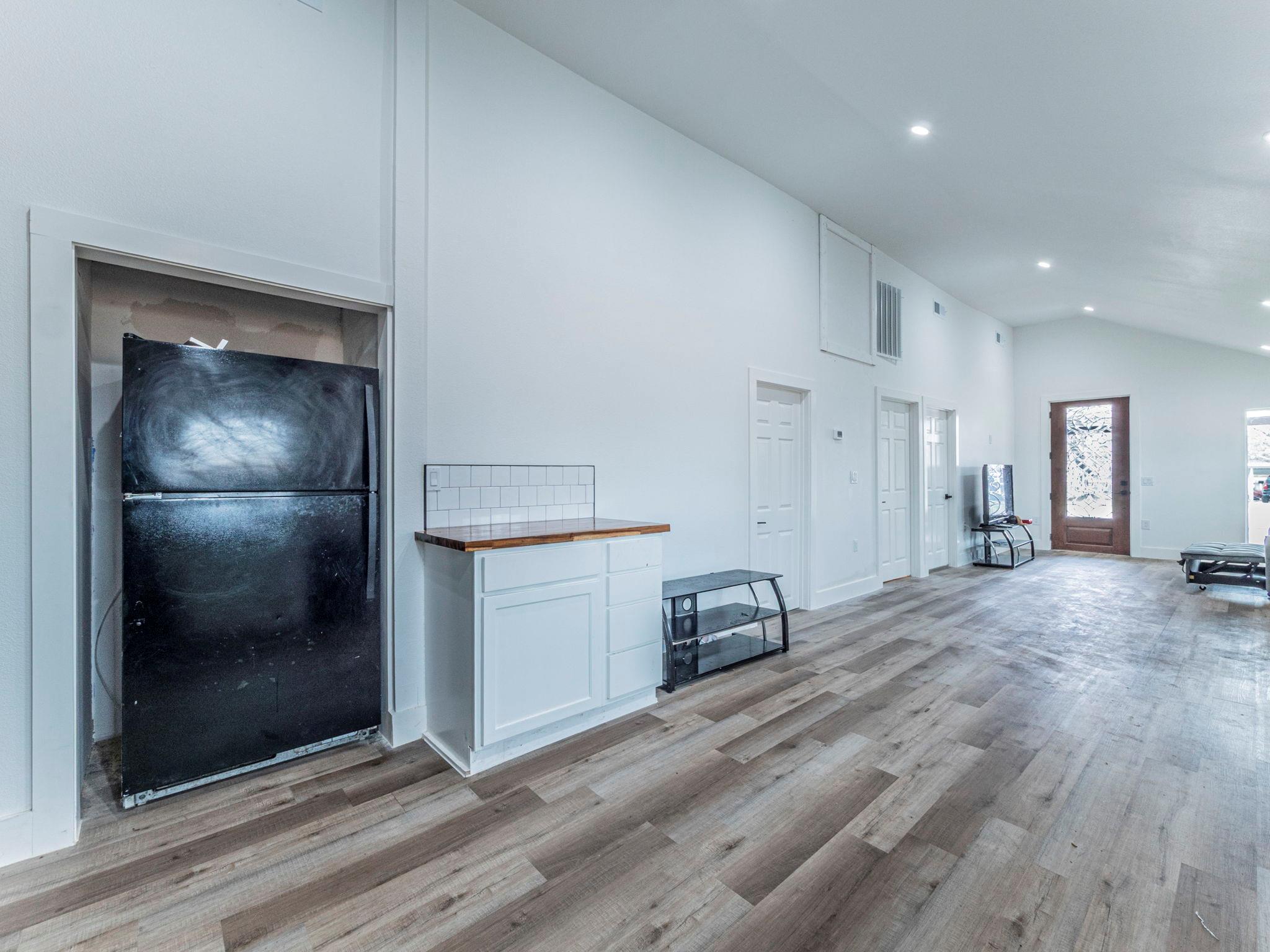 545 W Vaughan St, Bertram, TX 78605