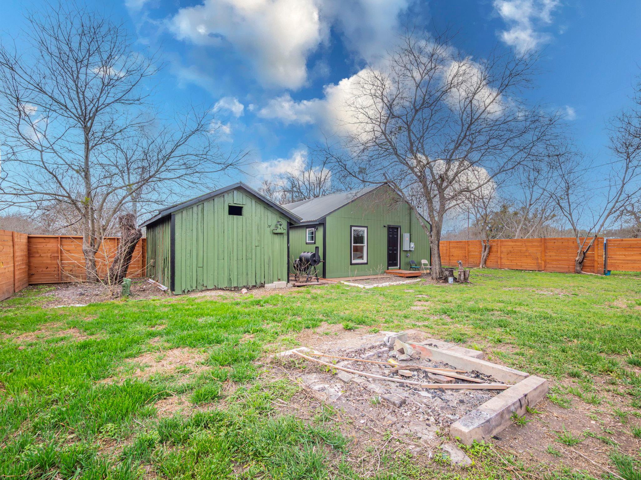 545 W Vaughan St, Bertram, TX 78605