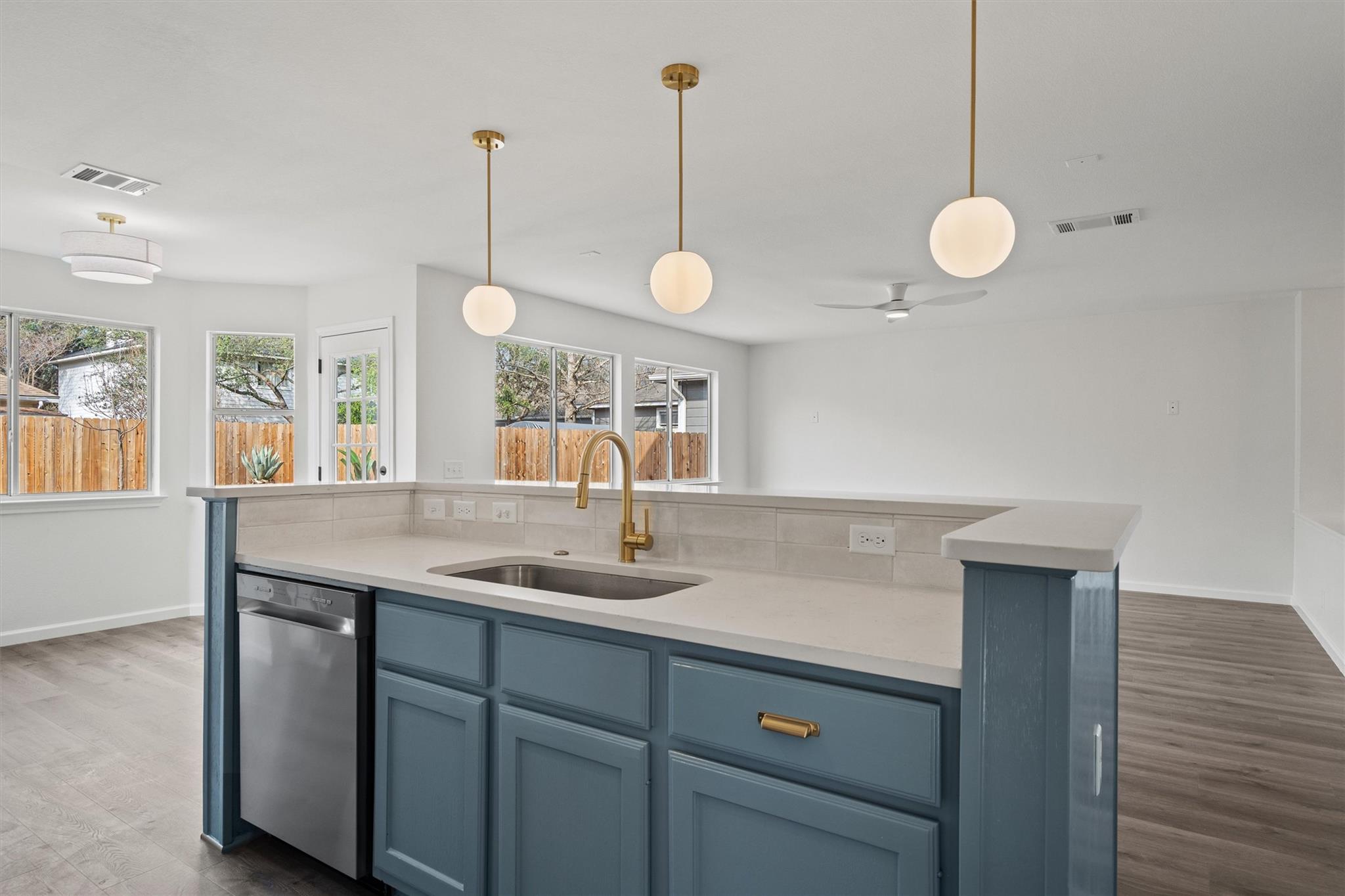 537 Rockhurst St, Buda, TX 78610