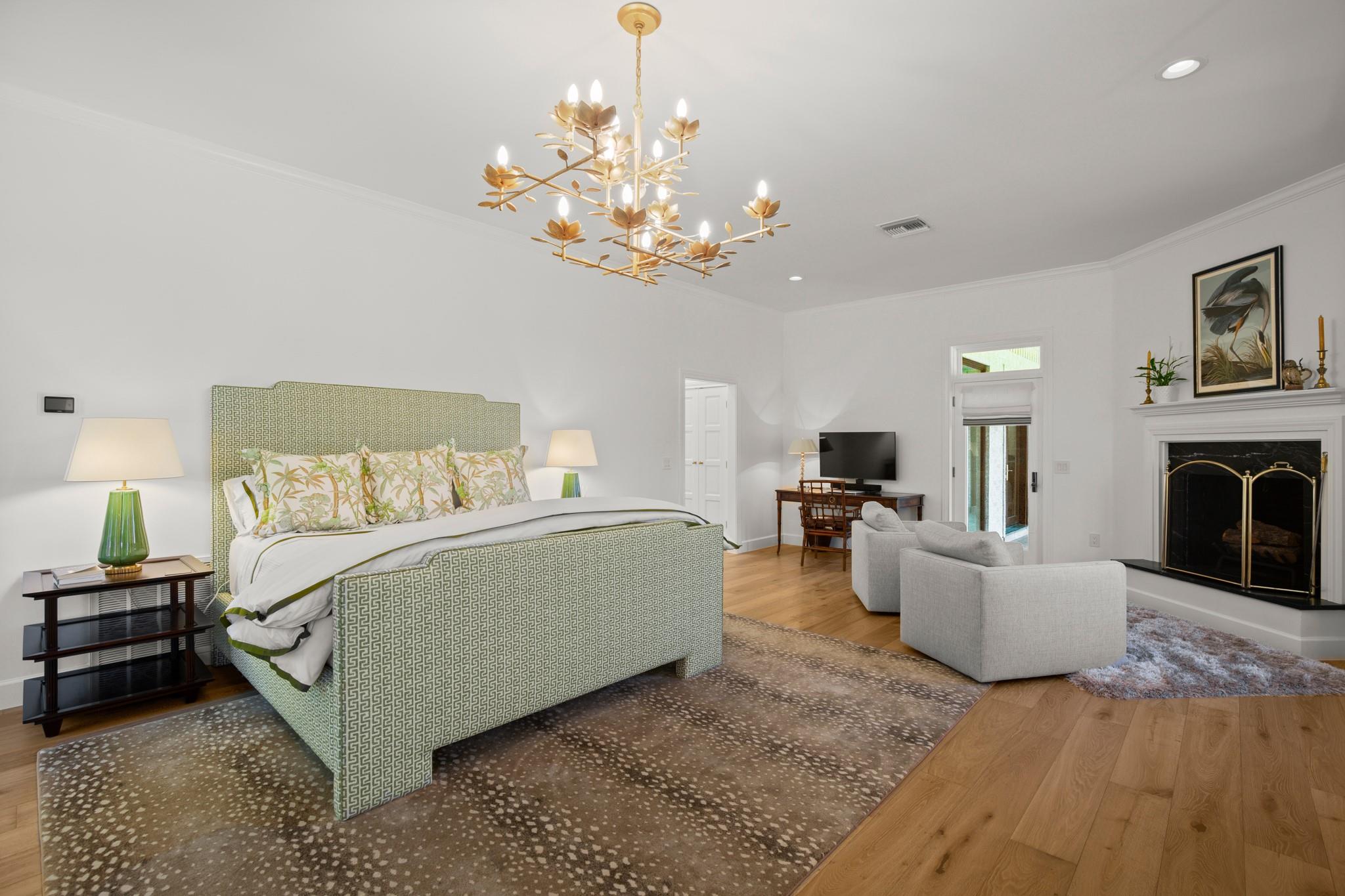 6 Links Ct, The Hills, TX 78738