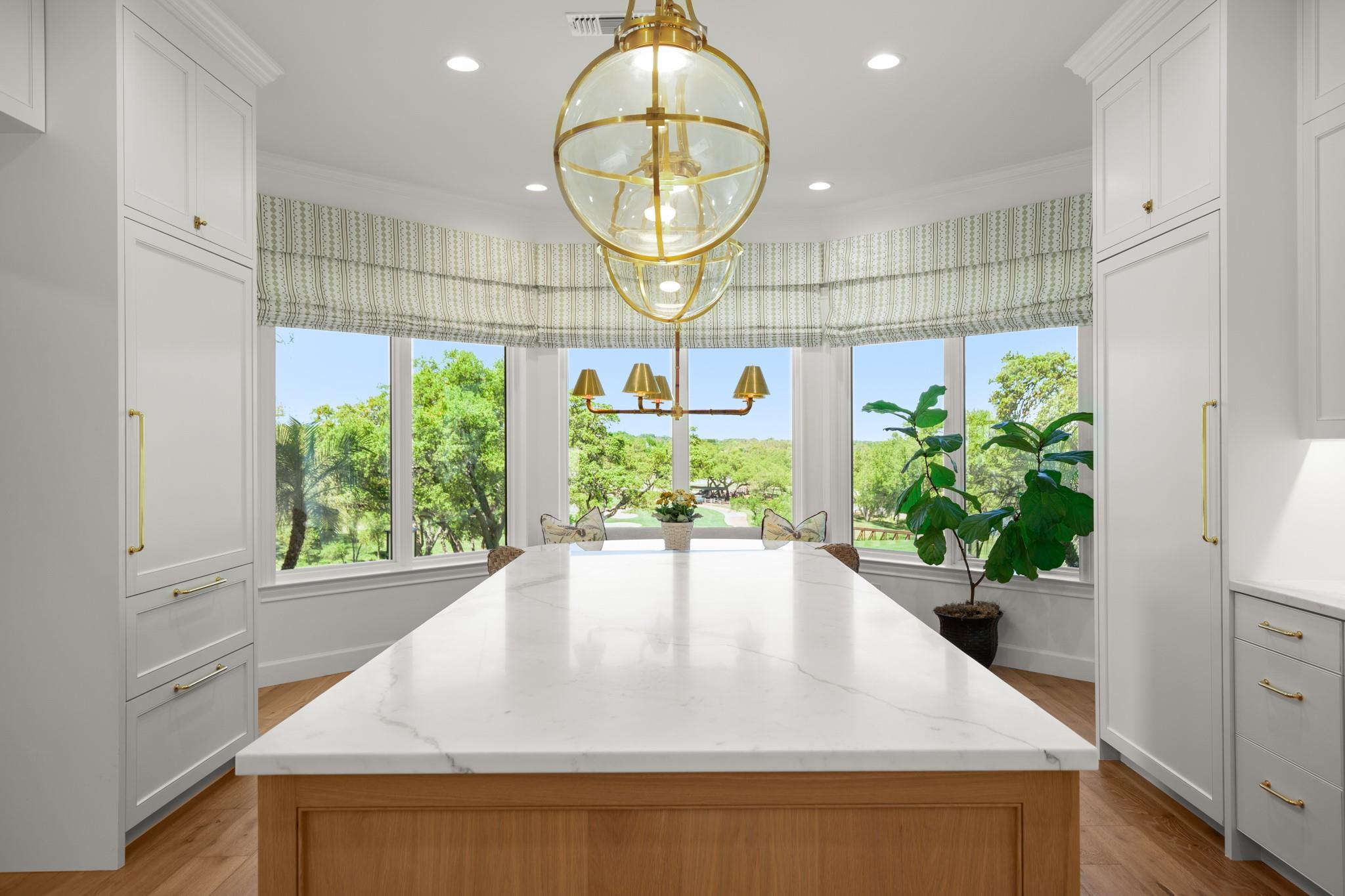 6 Links Ct, The Hills, TX 78738