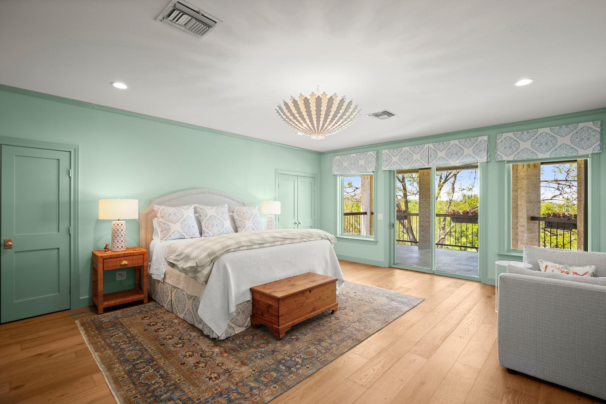 6 Links Ct, The Hills, TX 78738