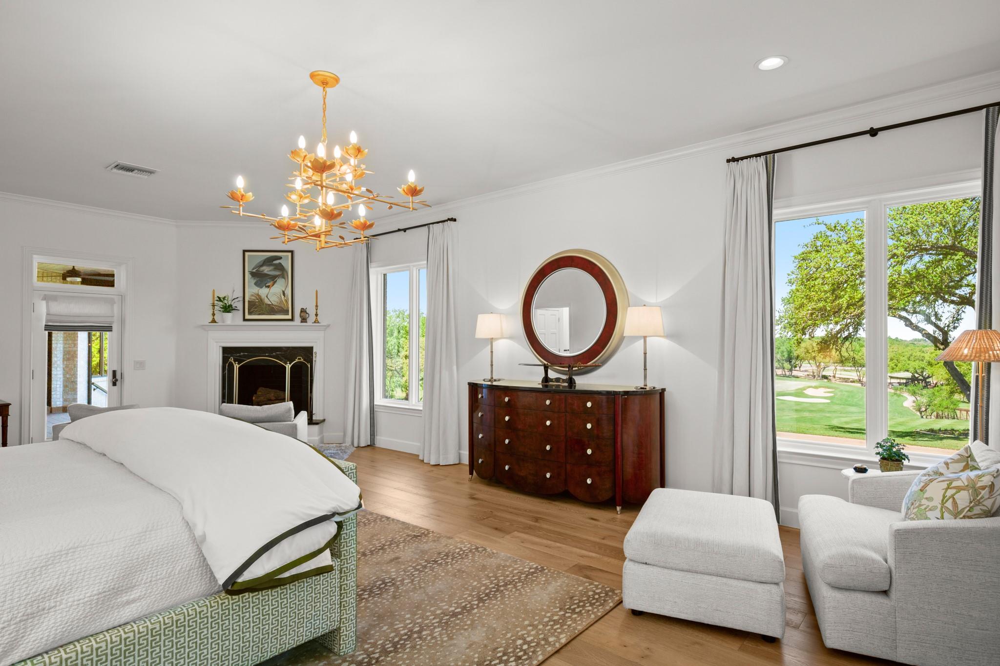 6 Links Ct, The Hills, TX 78738