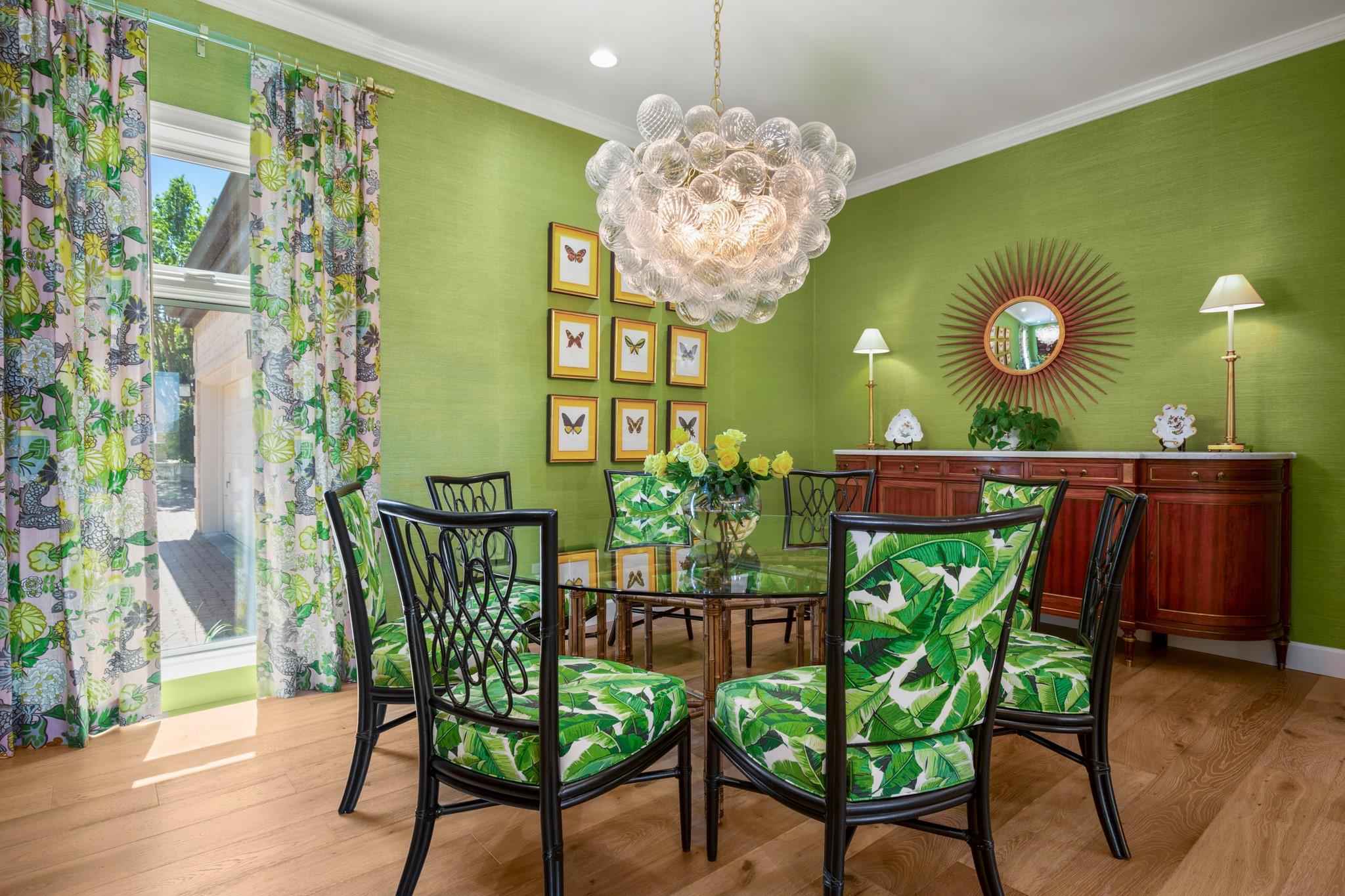 6 Links Ct, The Hills, TX 78738