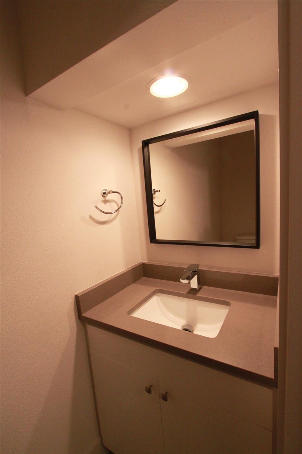 1204 Cometa St # A, Austin, TX 78721