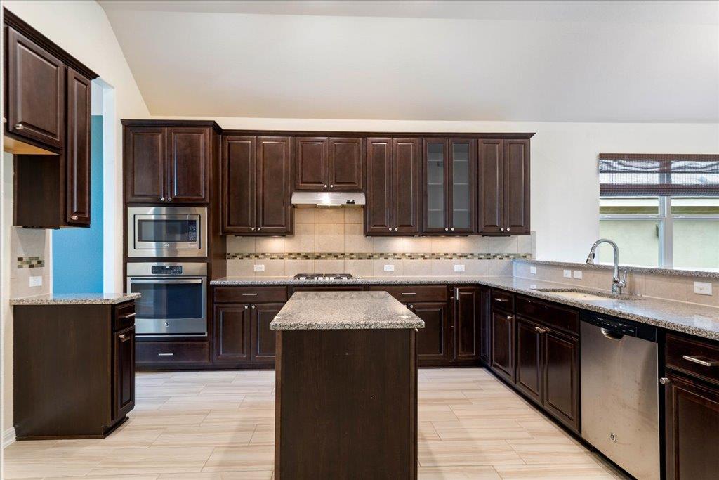 2520 Milan Meadows Dr, Leander, TX 78641