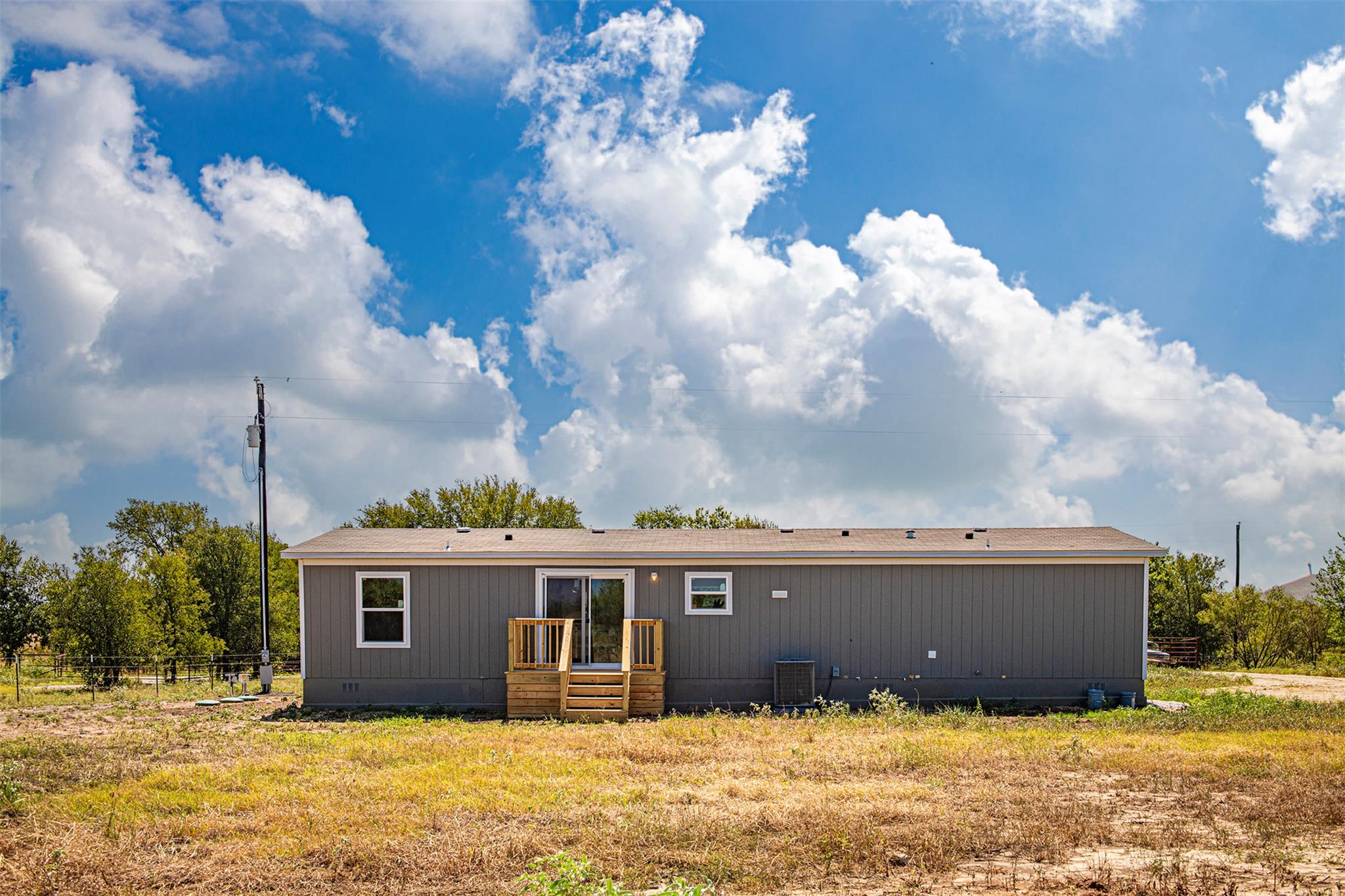 135 Spanish Oak Rd, Dale, TX 78616