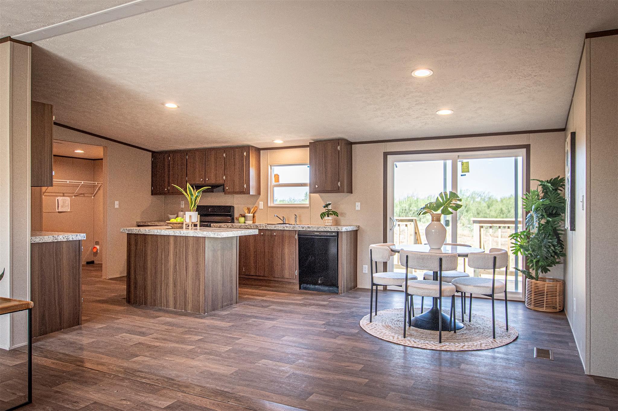 135 Spanish Oak Rd, Dale, TX 78616