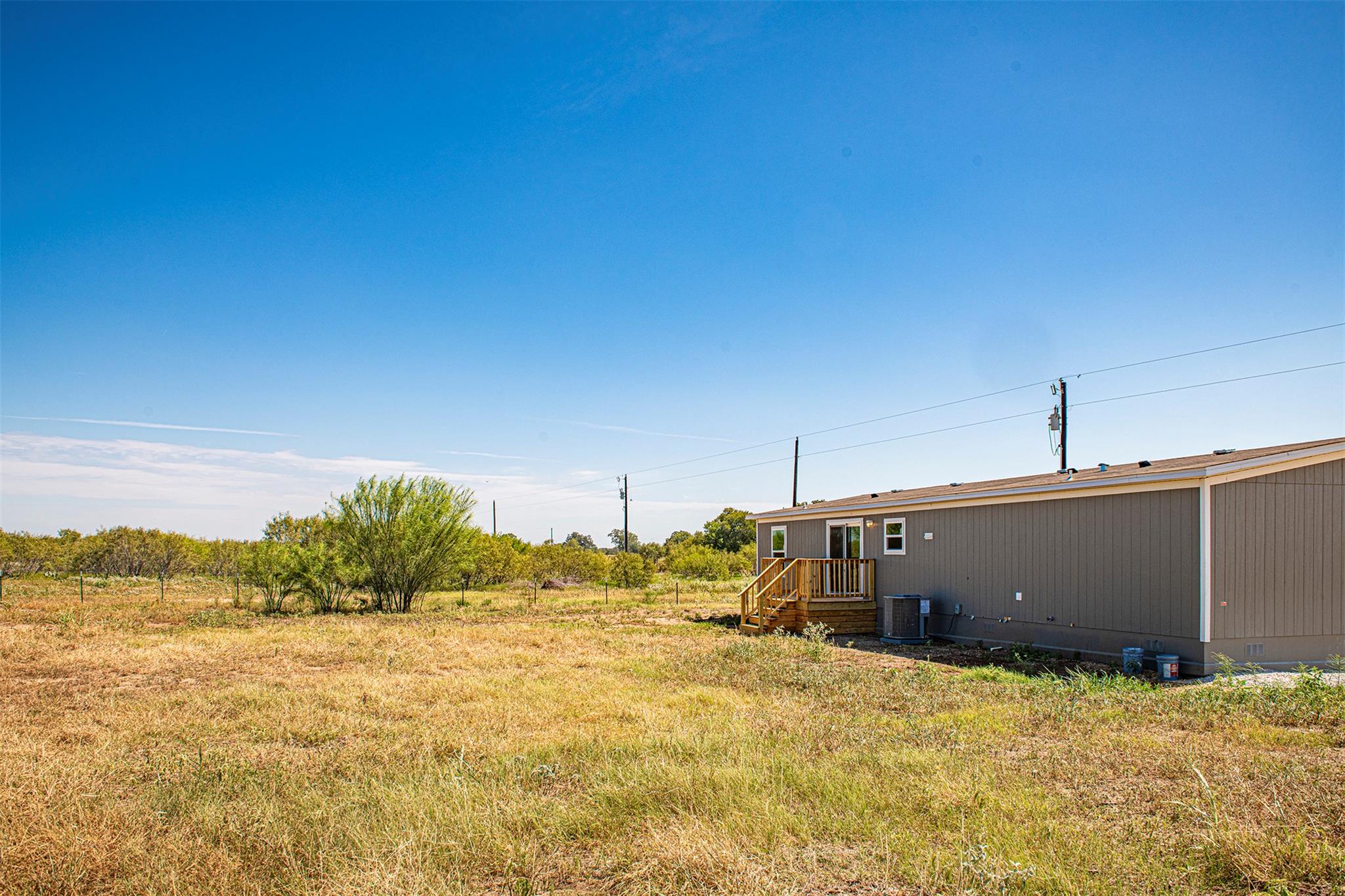 135 Spanish Oak Rd, Dale, TX 78616
