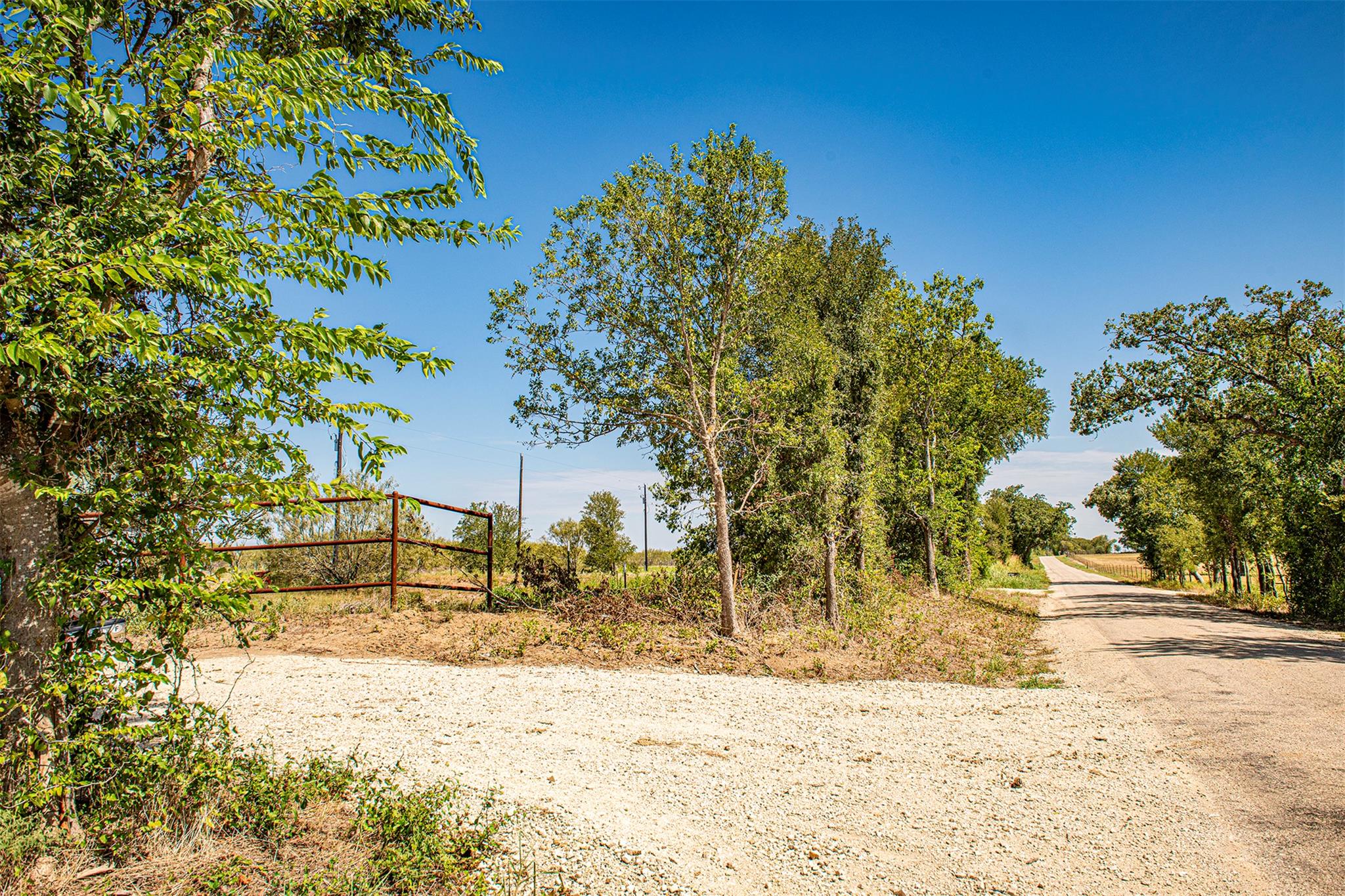 135 Spanish Oak Rd, Dale, TX 78616