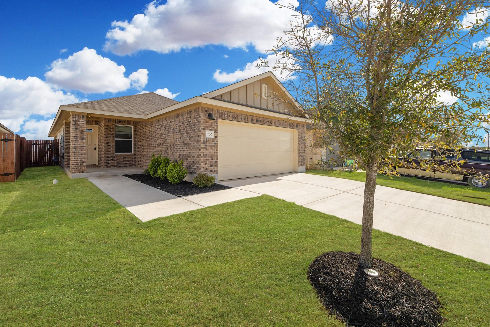 200 Longmount Cv, Liberty Hill, TX 78642