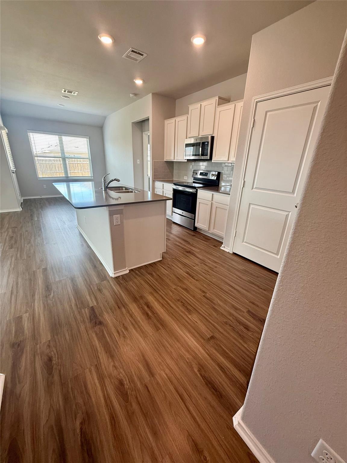 660 Xanadu Dr, Jarrell, TX 76537