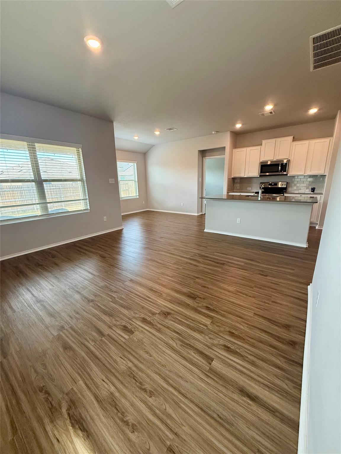 660 Xanadu Dr, Jarrell, TX 76537