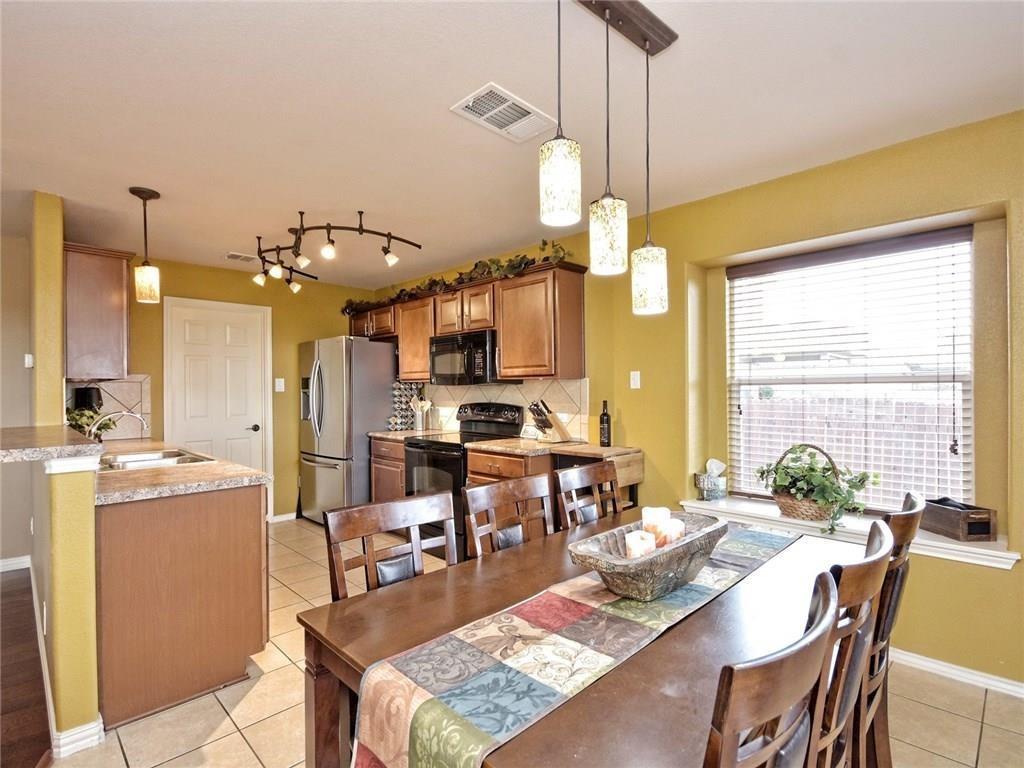 1206 Hensley Dr, Leander, TX 78641