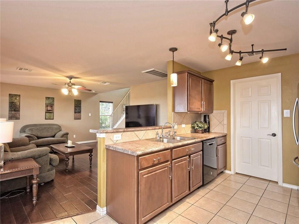 1206 Hensley Dr, Leander, TX 78641