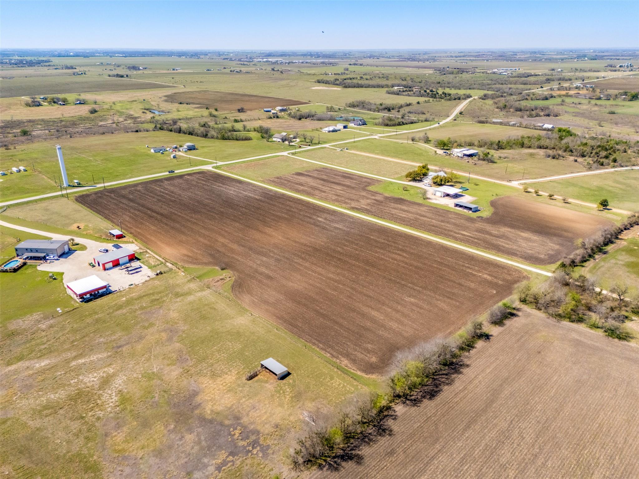 1295 County Road 432 Rd, Taylor, TX 76574