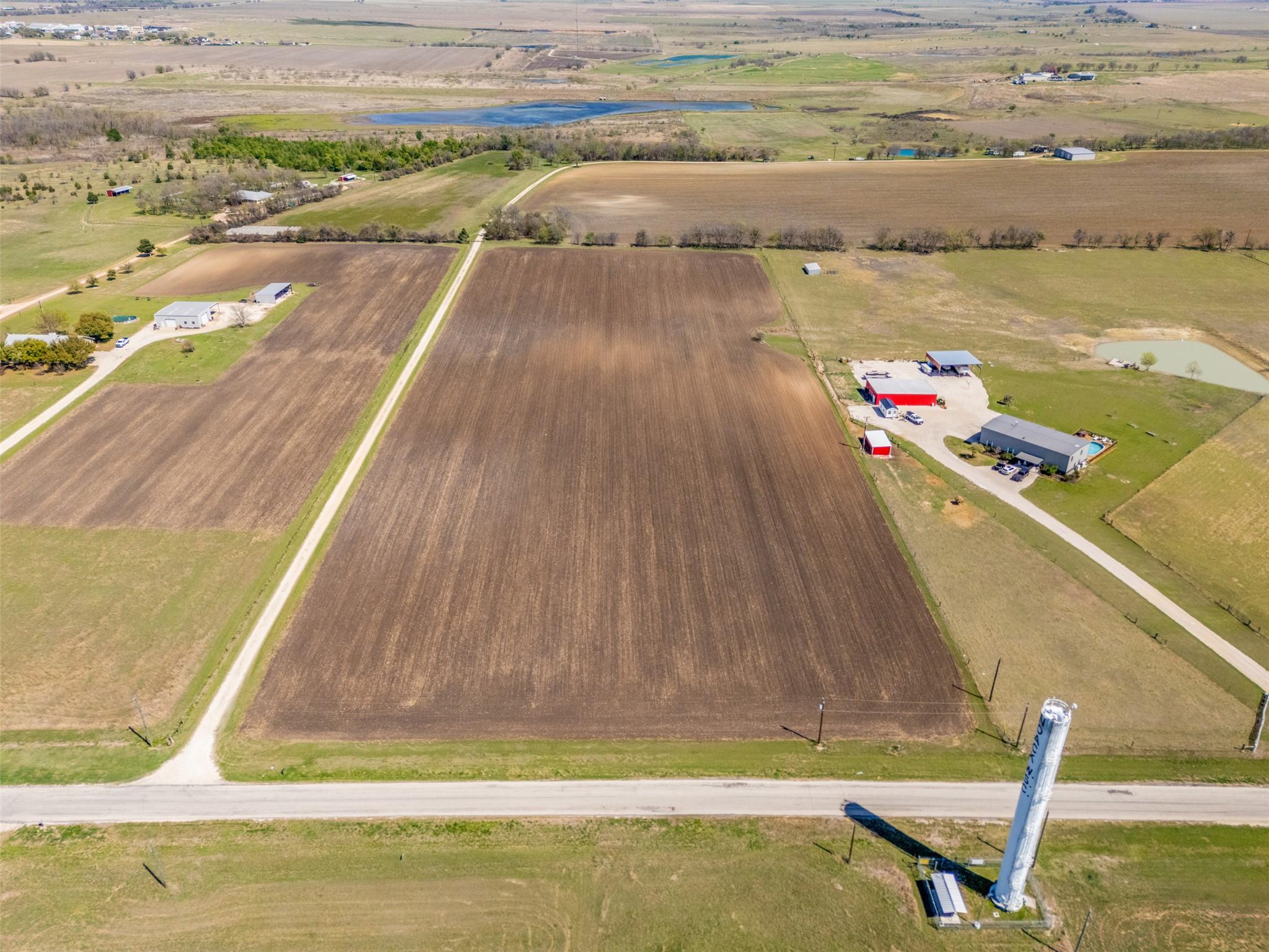 1295 County Road 432 Rd, Taylor, TX 76574