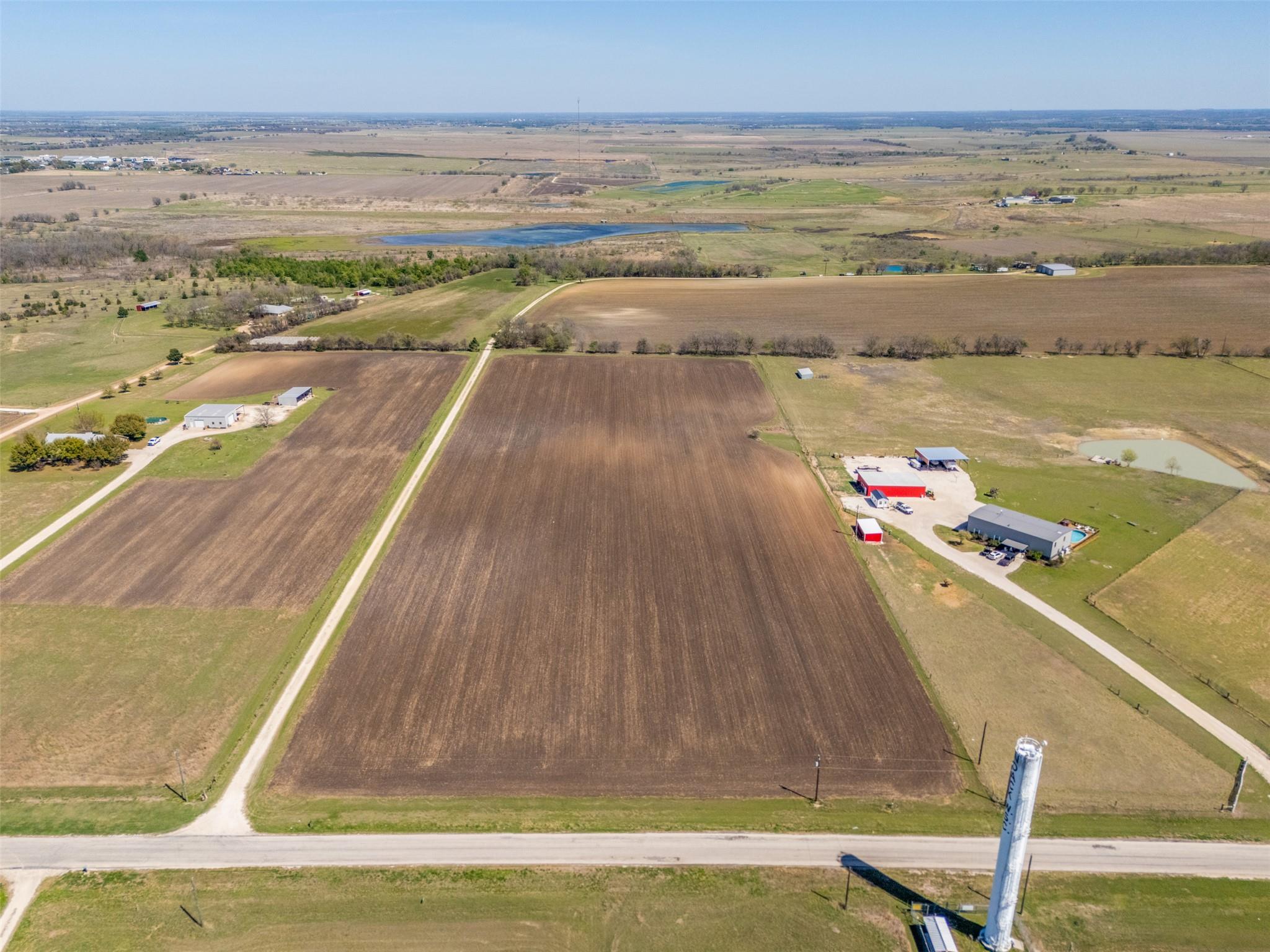 1295 County Road 432 Rd, Taylor, TX 76574