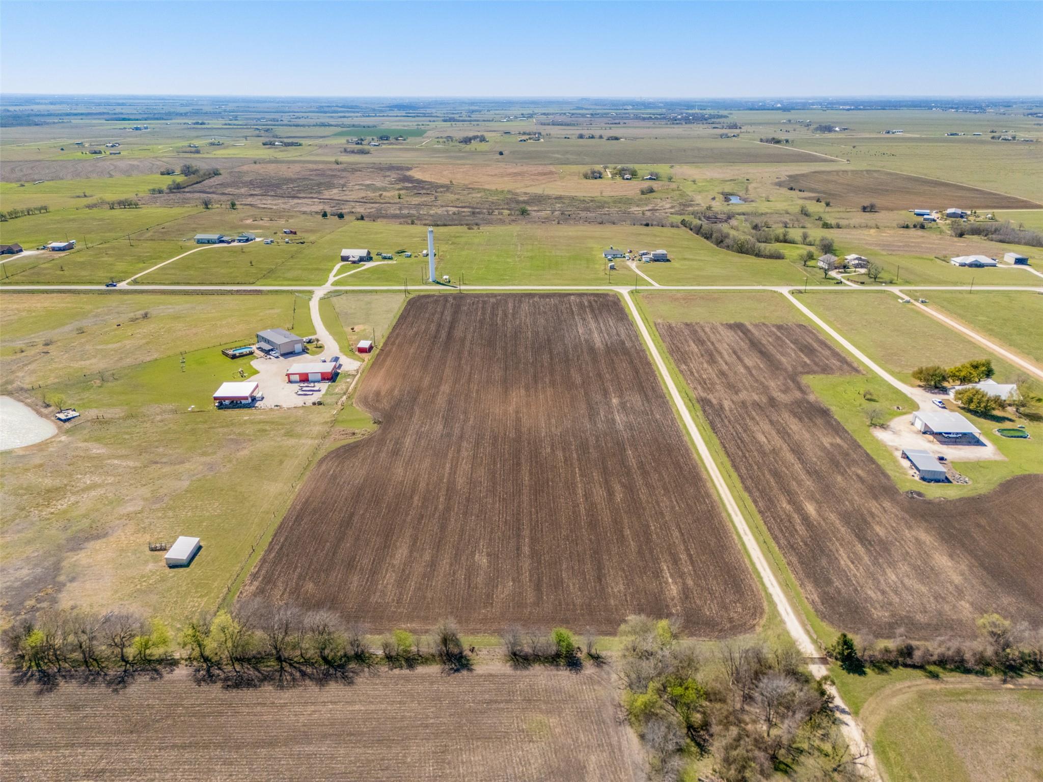 1295 County Road 432 Rd, Taylor, TX 76574