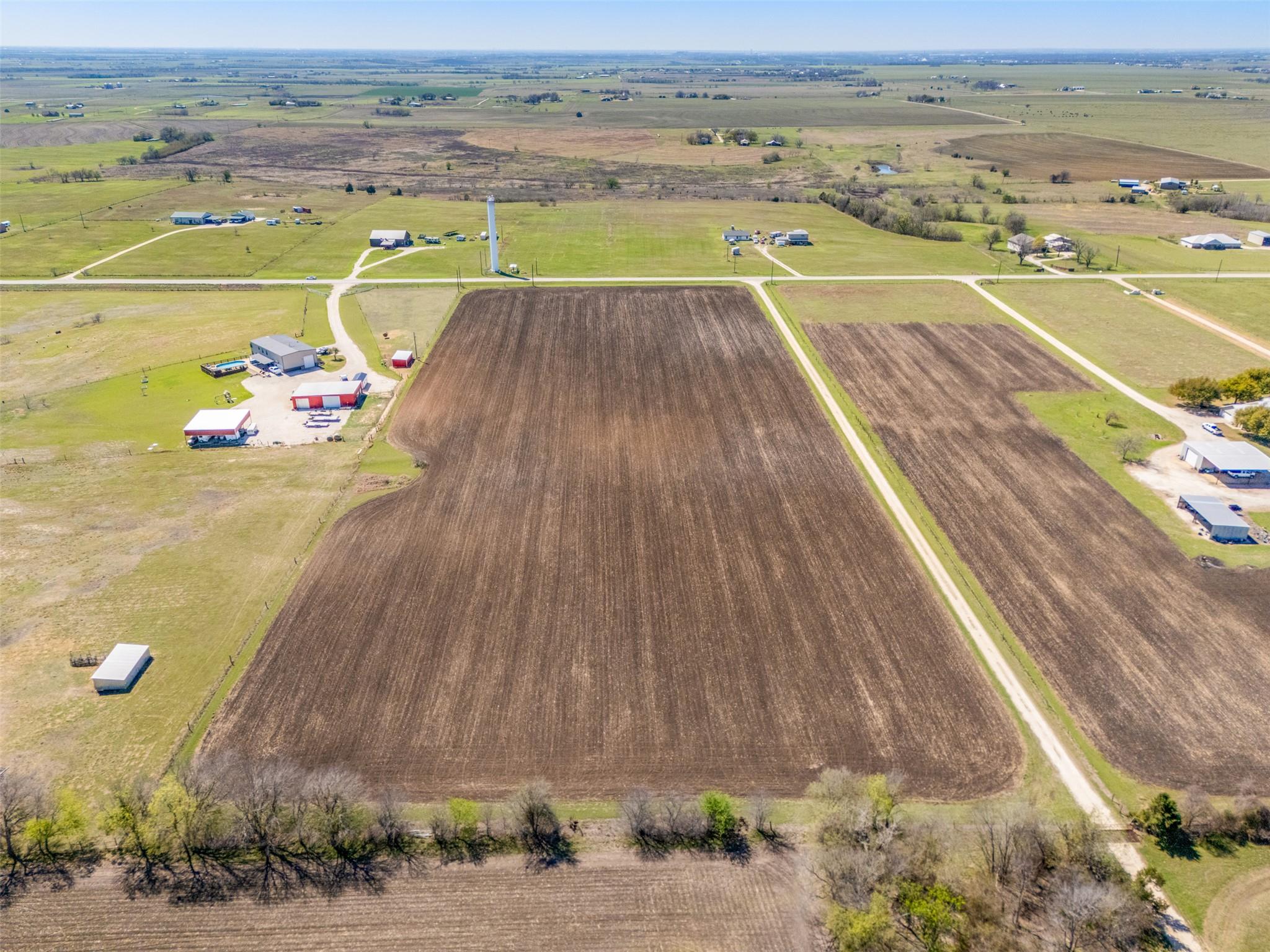 1295 County Road 432 Rd, Taylor, TX 76574