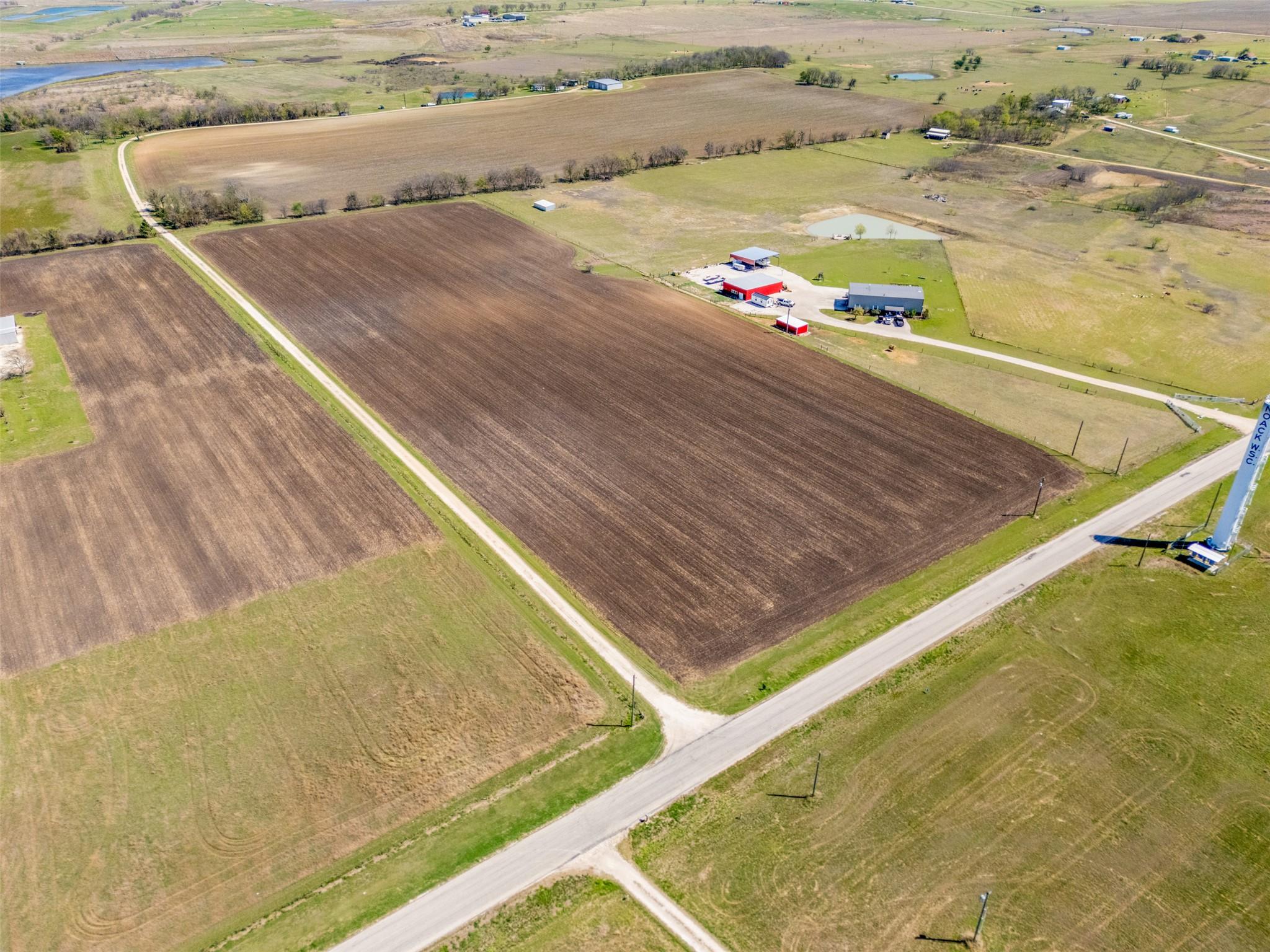 1295 County Road 432 Rd, Taylor, TX 76574