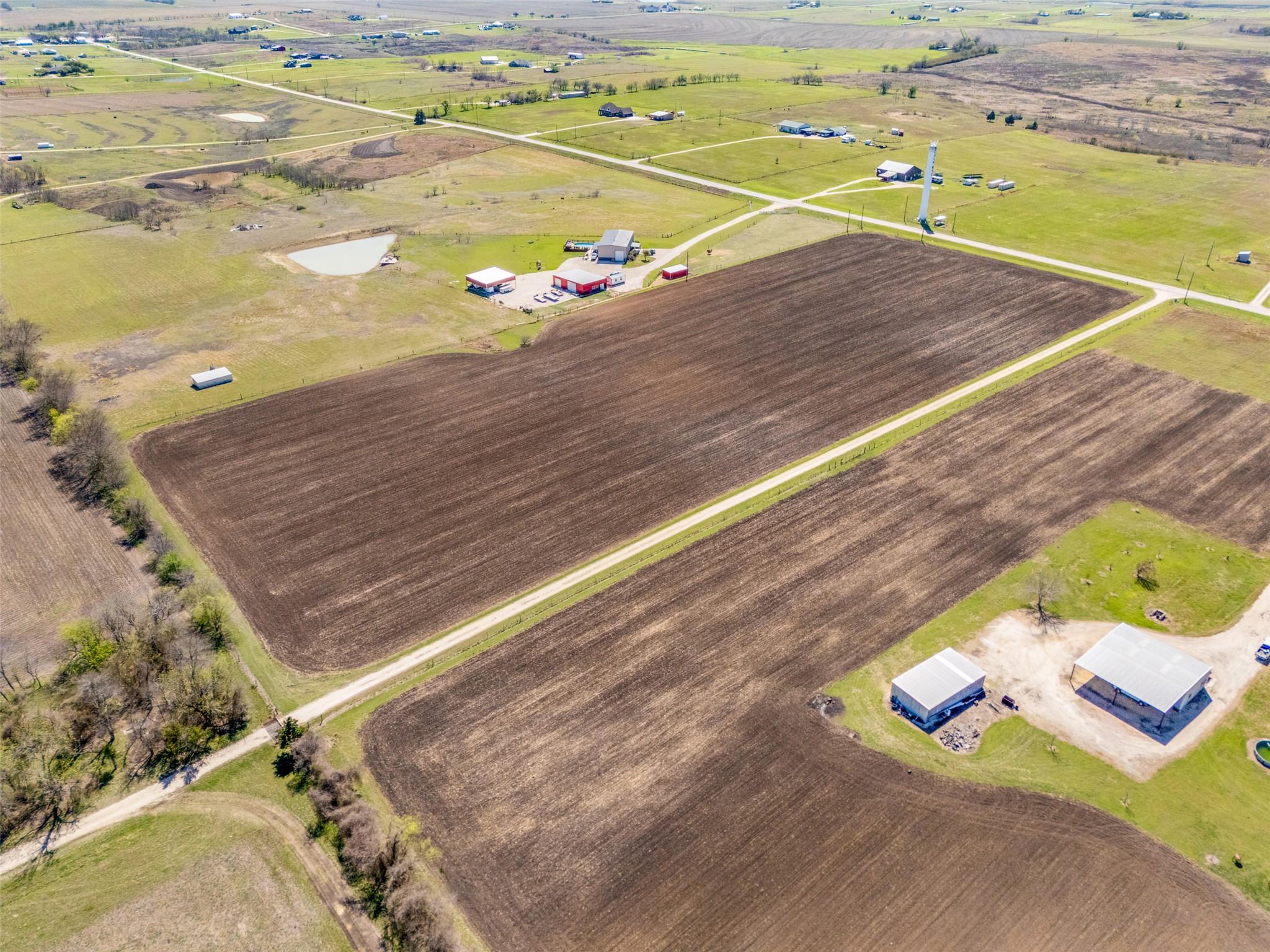 1295 County Road 432 Rd, Taylor, TX 76574