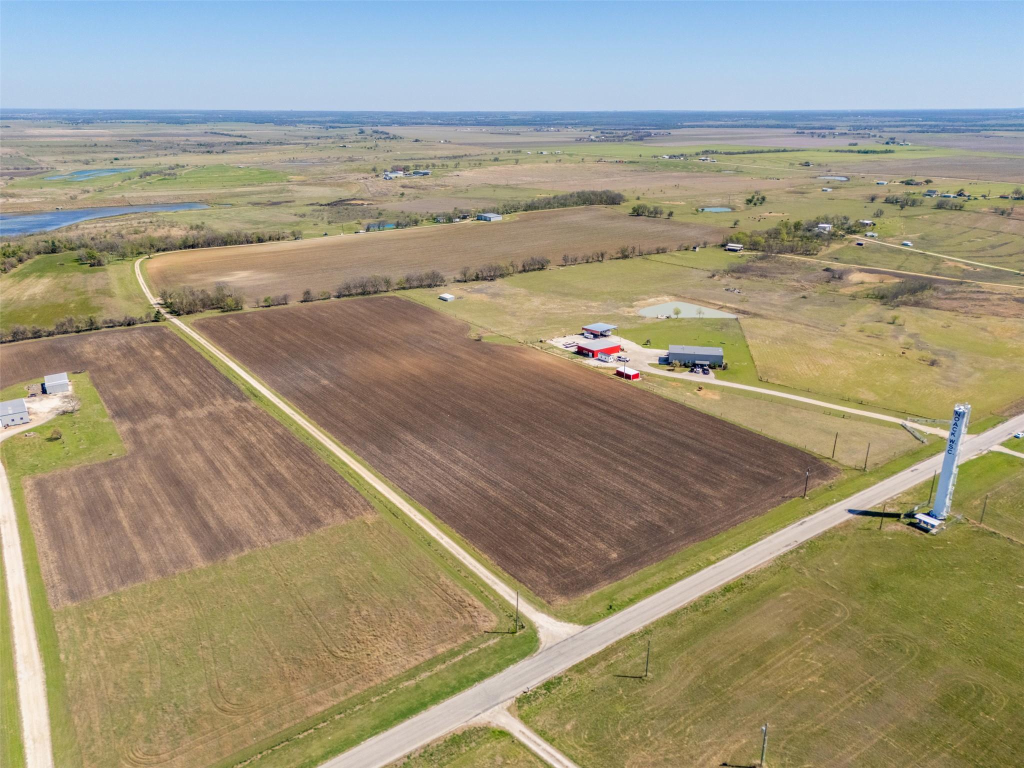 1295 County Road 432 Rd, Taylor, TX 76574