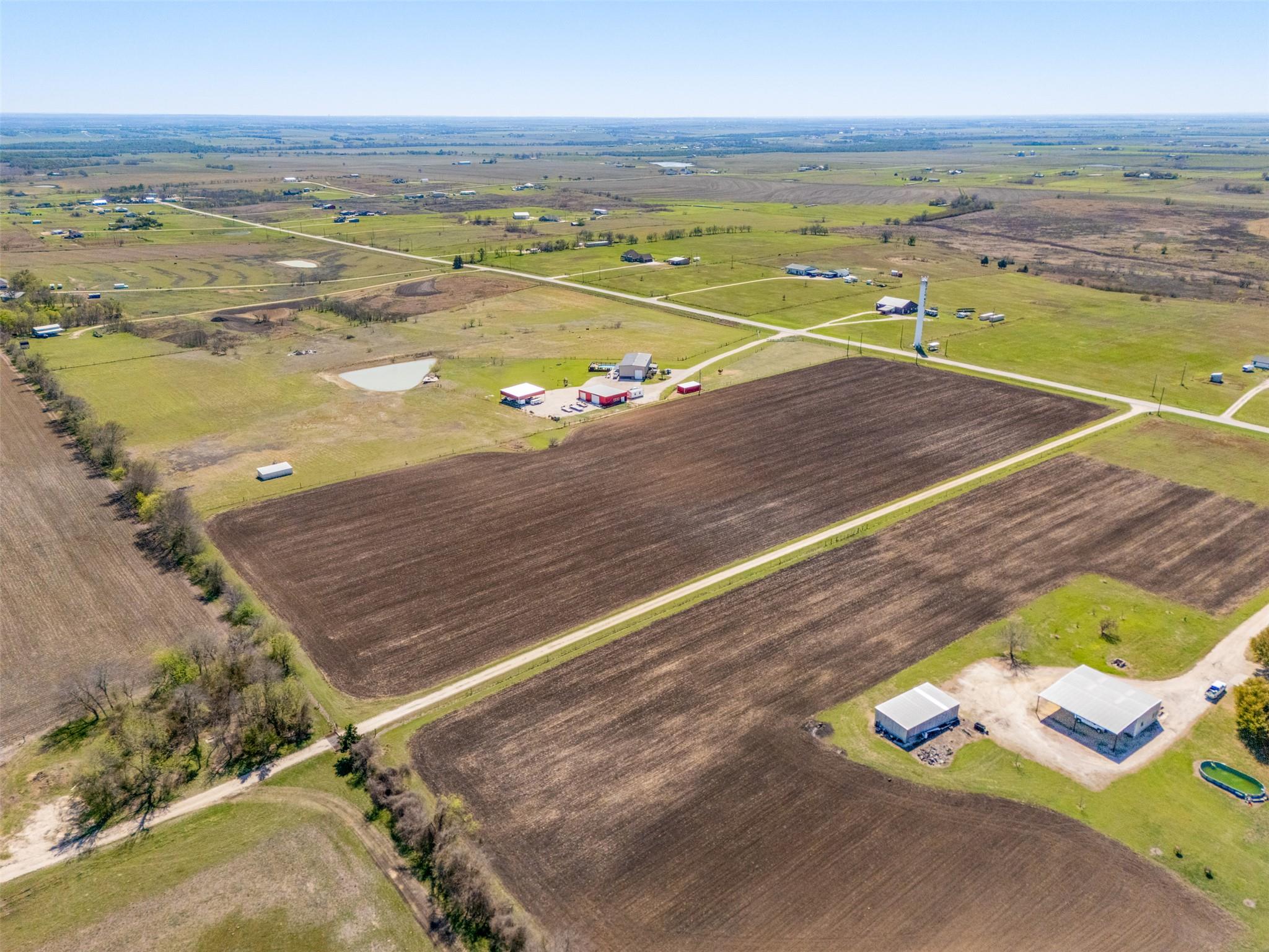 1295 County Road 432 Rd, Taylor, TX 76574