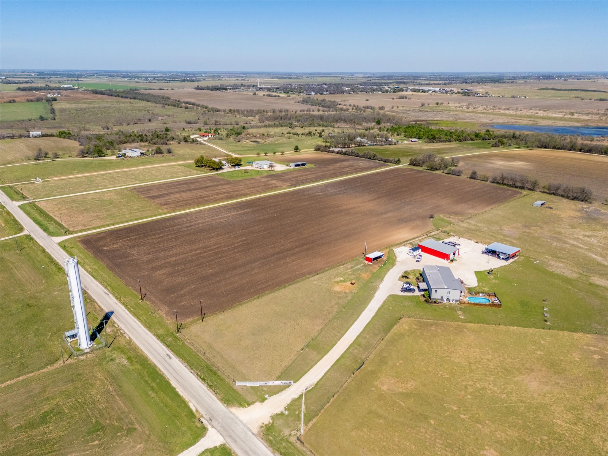 1295 County Road 432 Rd, Taylor, TX 76574